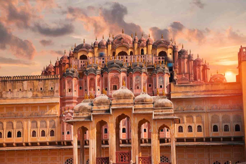 Jaipur Sightseeing Tours Package Like Taking A Tour, But With An Entire City On One Hand